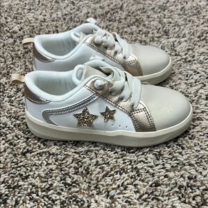 Kids White and Gold Star Sneakers - NWOT